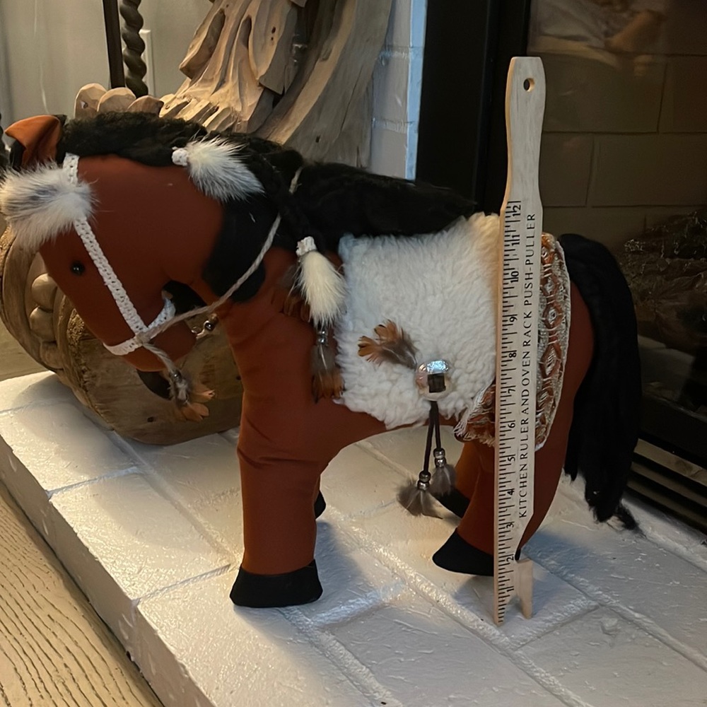 Beautiful handmade Native American horse vintage 1990s gift shop in Montana